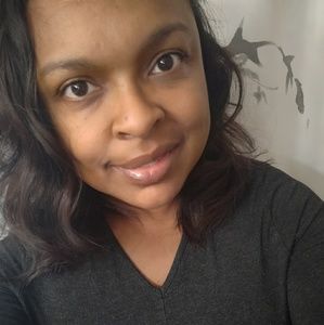 Meet your Posher, Monique